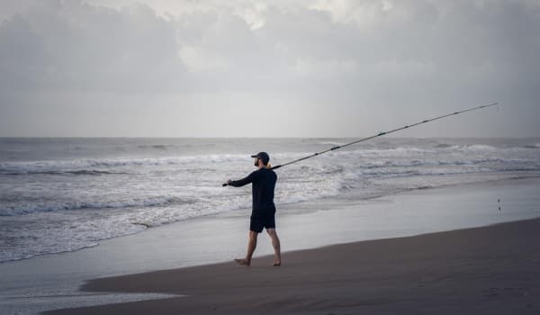 宝飞龙银龙鲤SS7米2鱼竿实测:鳊鱼连杆体验与超高性价比解析
