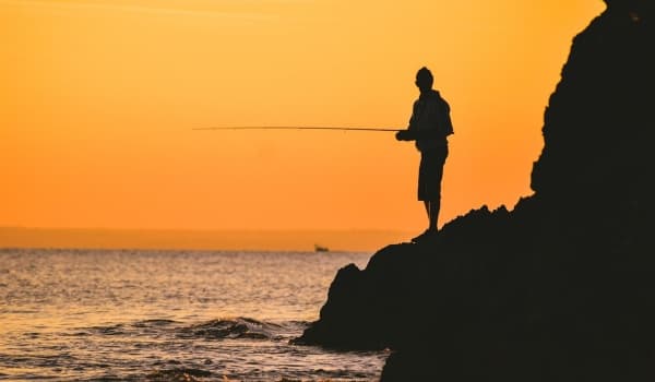 钓鱼达人必备:鱼钩与线组绑法全攻略,爆护秘籍大公开!