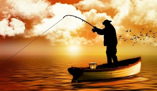 冬季垂钓秘籍:蚯蚓红虫调漂三大高效技巧