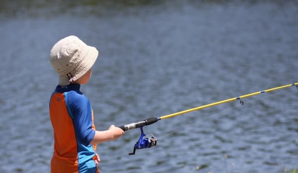 晚春野钓秘籍:自制薯香饵料,轻松钓获底层大鱼