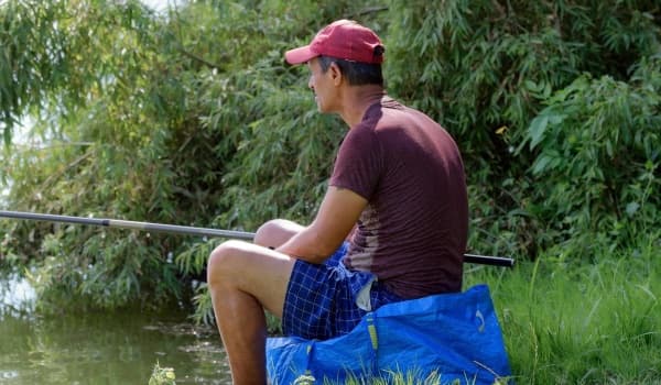 蚯蚓挂钩调漂秘籍:“剪2刀加铅”法,让垂钓更高效!